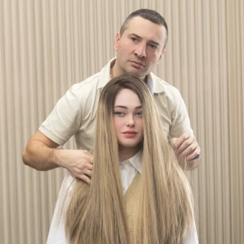 פאת לייס ארוכה לונה משיער טבעי - מראה קדמי עם מעצב השיער לאזר לוי